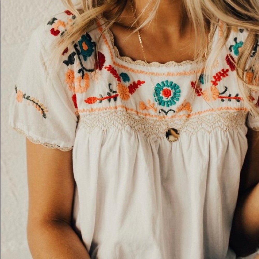 THML embroidery top size large.